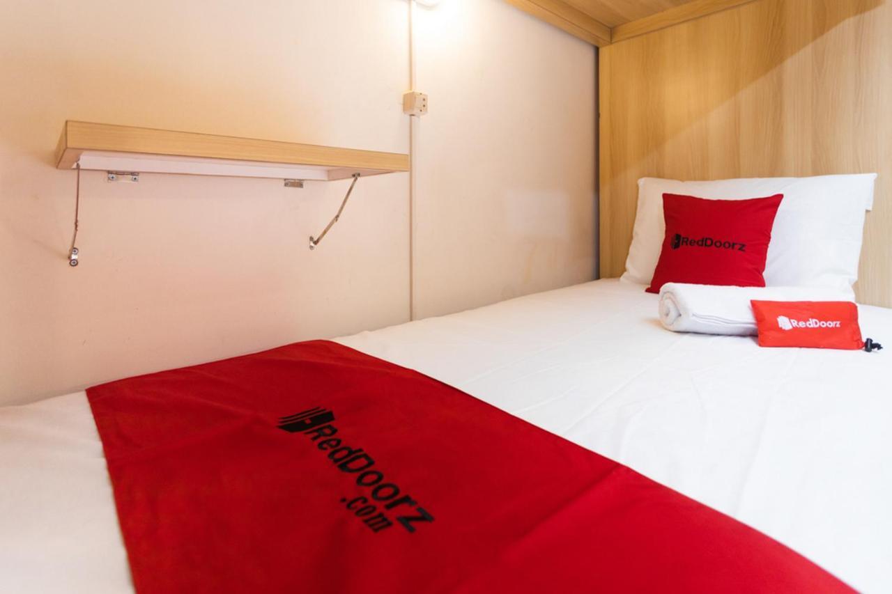 Reddoorz Hostel @ Malang City Center 2 Екстер'єр фото